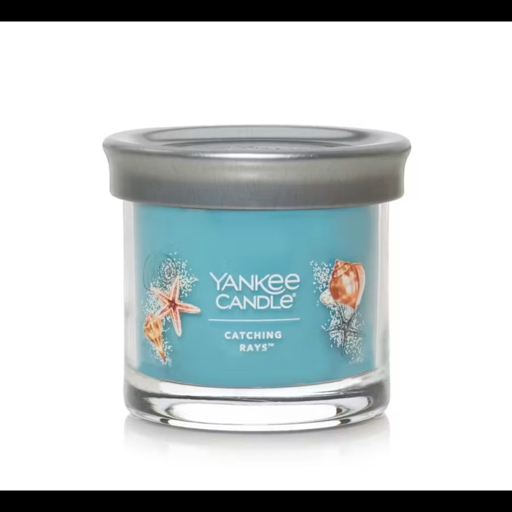 NEW Yankee Candle Catching Rays 4.3 oz candle